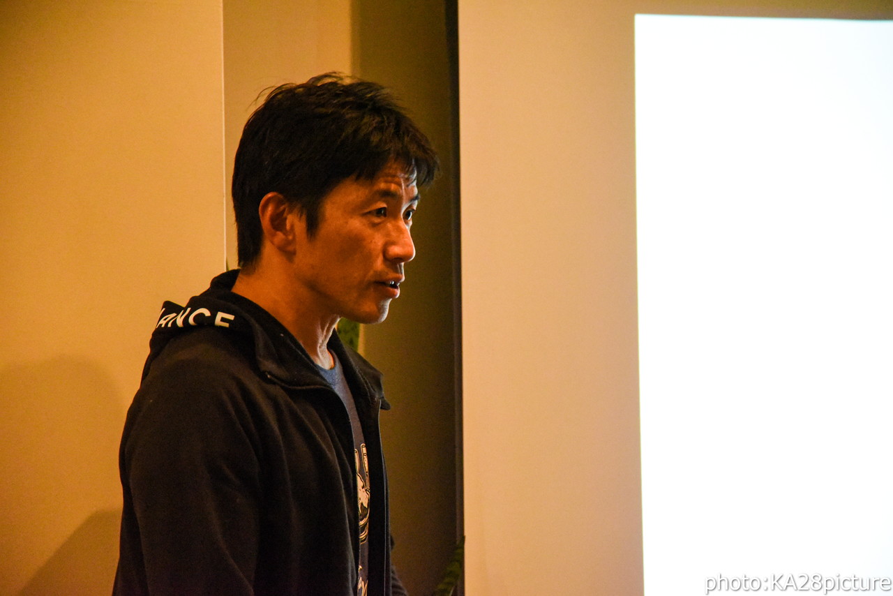 広い地球をステージに、児玉毅さんが滑り、佐藤圭さんが撮る。【Ride the Earth 地球を滑る旅】 photobook No.7 『CHINA』リリースイベント in 帯広市・Cafe ＆ Bar NUPKA